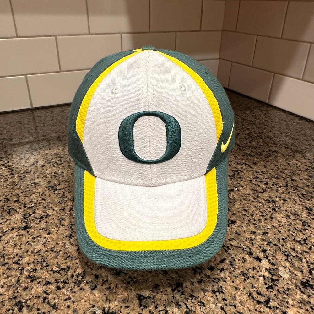 Oregon Ducks Hat Nike Swoosh Flex Baseball Cap Men's One Size Green Yellow New